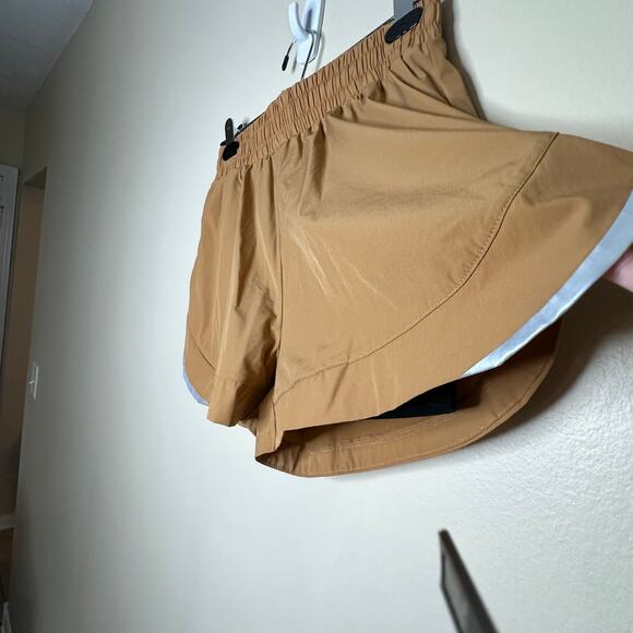 Alphalete Stride Running Shorts in Tan / Orange Womens Size Medium Activewear - Picture 5 of 6